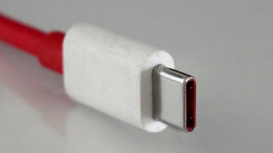 Adio haosului cablurilor! Noile norme UE impun USB-C ca standard pentru electronice începând de sâmbătă
