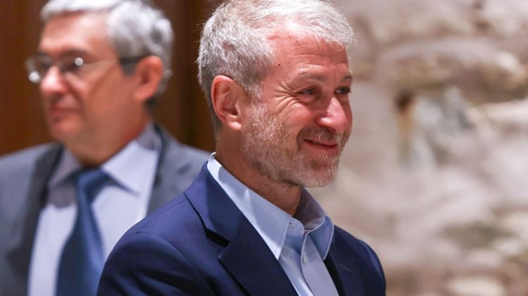 Cu dragoste din Moscova: Abramovici, controversatul oligarh, a băgăt milioane USD într-un producător de canabis din SUA