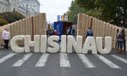 Contradicție lingvistică! Jumătate din cetățeni susțin că vorbesc limba moldovenească, deși aceasta nu există