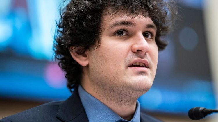 Pe urmele unui titan cripto decăzut: Bankman-Fried, omul din spatele colapsului de 32 de miliarde USD al gigantului FTX