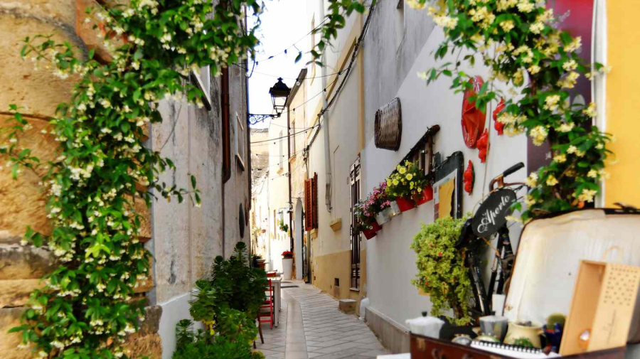 Un oraş în Italia oferă 30.000 de euro celor care se mută acolo