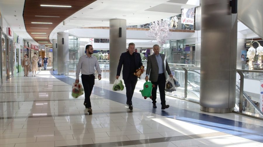 VIDEO A.S.I.C.S., Top Shop și ambasada Georgiei îndeamnă: Donează o jucărie, dăruiește un zâmbet