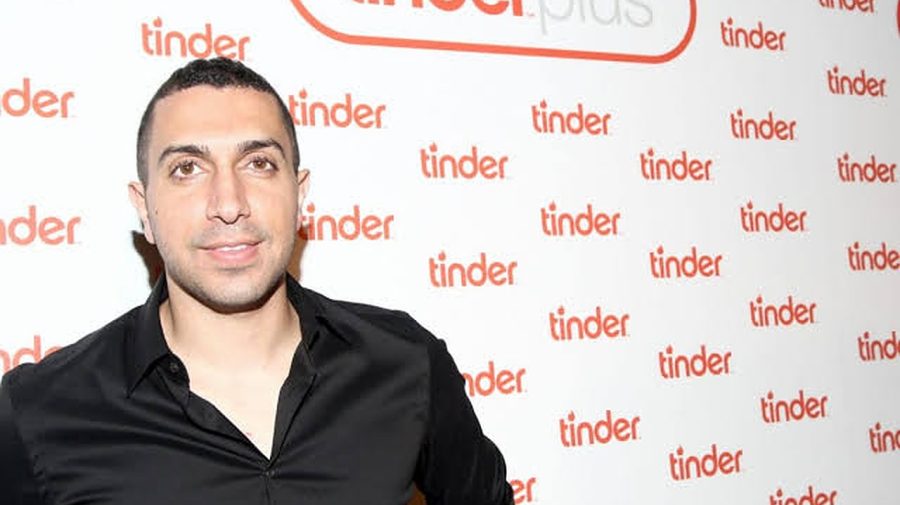 Cine este tânărul care a reuşit să speculeze una dintre arzătoarele dorinţe ale oamenilor şi să facă bani din asta