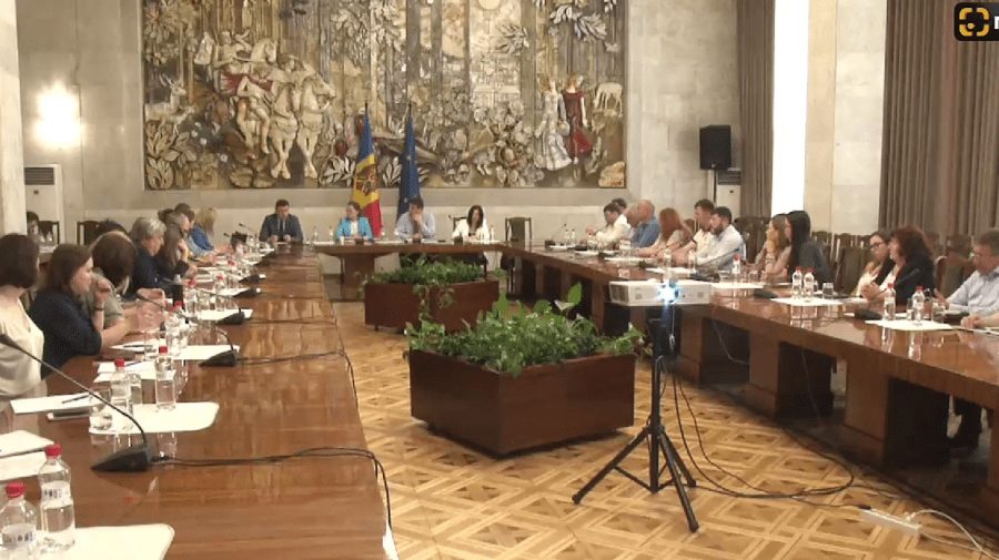 Relațiile de muncă – modernizare continuă: Problemele angajaților și angajatorilor, în vizorul CNPM