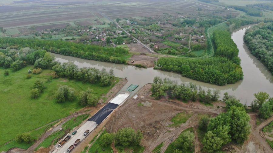 Imagini spectaculoase ale podului de pontoane Leova – Bumbăta! La ce etapă sunt lucrările