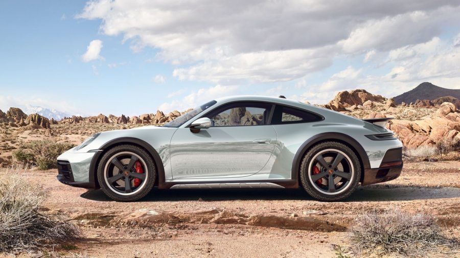 De la lux la austeritate: Porsche taie din planurile electrice și din locurile de muncă