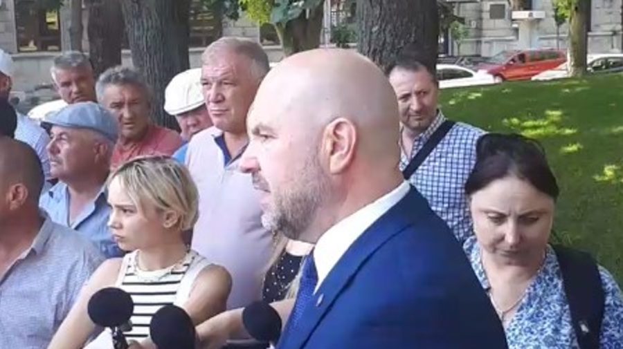 Agricultorii își țin monștrii în fața Guvernului! Bolea: Înainte de război exportam cereale în 24 de țări acum în 14