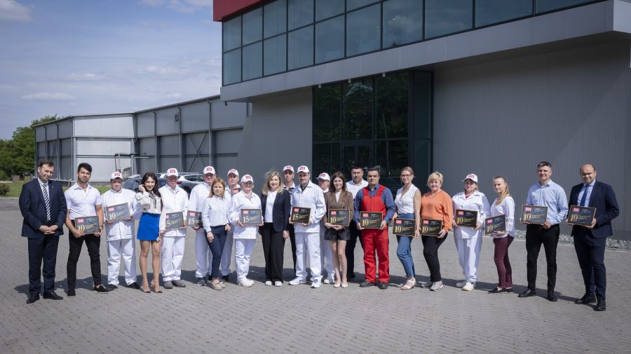 FOTO, VIDEO Oamenii valoroși – succesul Rogob! Managementul companiei a premiat 25 de angajați fideli