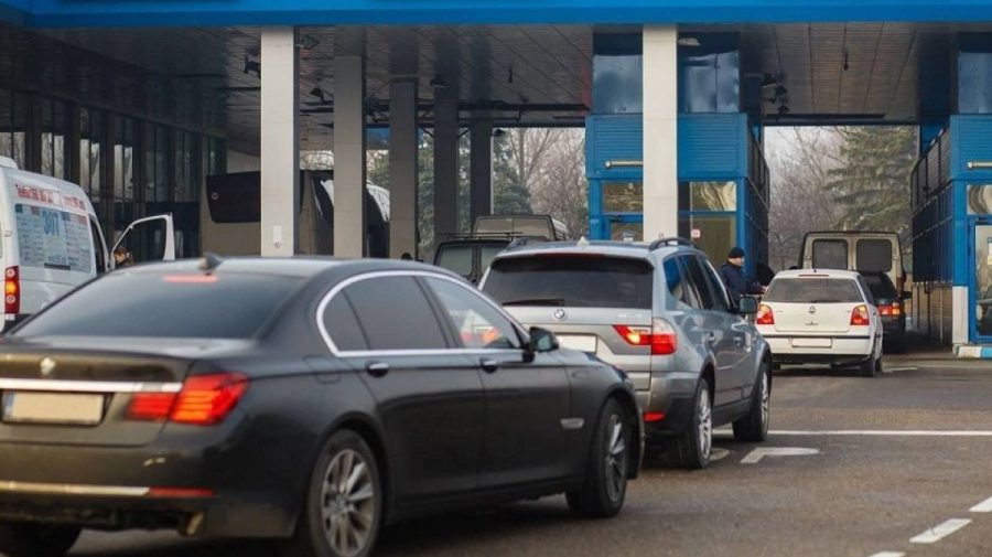 Black Friday pentru proprietarii mașinilor cu numere străine! Și le pot vămui cu 70% reducere