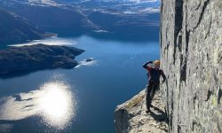 FOTO S-a deschis un traseu turistic uluitor: Via feratta din Norvegia. ”Oceanul e la 860 de metri direct sub picioare”