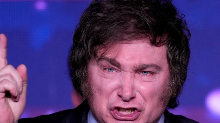 Noul preşedinte al Argentinei începe „terapia de şoc” prin devalorizarea monedei naţionale