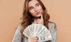 De câți bani ai nevoie pentru a fi fericit? Est-europenii se mulțumesc cu puțin