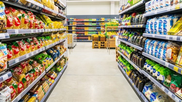 Sondaj: Moldovenii preferă să cumpere produse locale pentru a susține economia națională