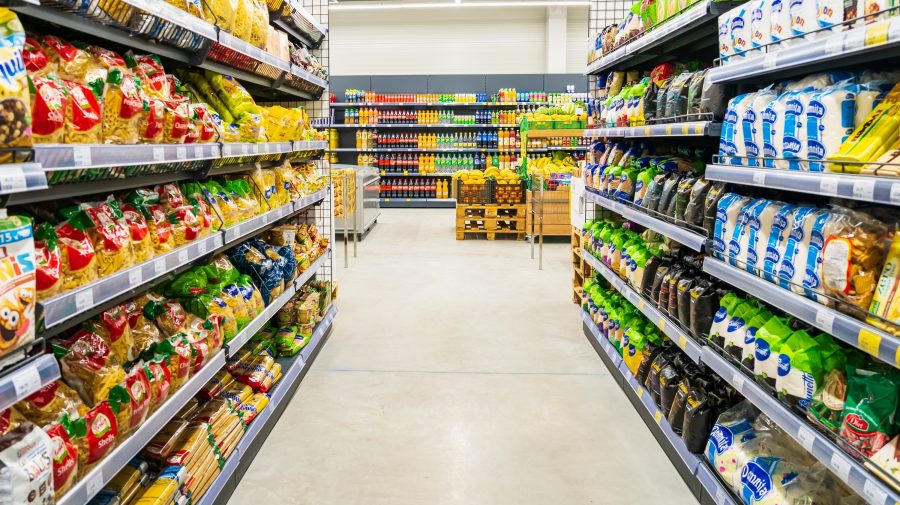 Sondaj: Moldovenii preferă să cumpere produse locale pentru a susține economia națională