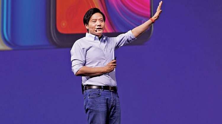 Povestea orfanului introvertit ce tocmai a devenit cel mai mare coşmar al lui Elon Musk