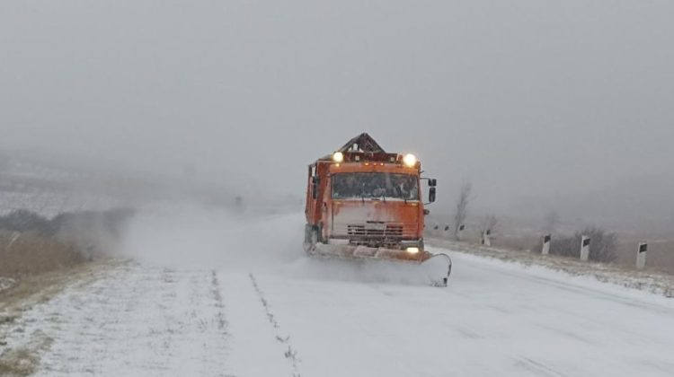 Trei trasee din țară, întroienite! Vremea face ravagii în Moldova