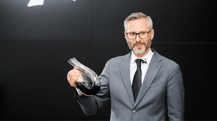 Degustare de vinuri, prezentată de expertul internaţional Alexandr Zorin. Află cum forma paharului schimbă gustul
