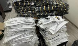 A vrut să treacă neobservat dar vameșii l-au „mirosit”. Avea mașină burdușită cu haine