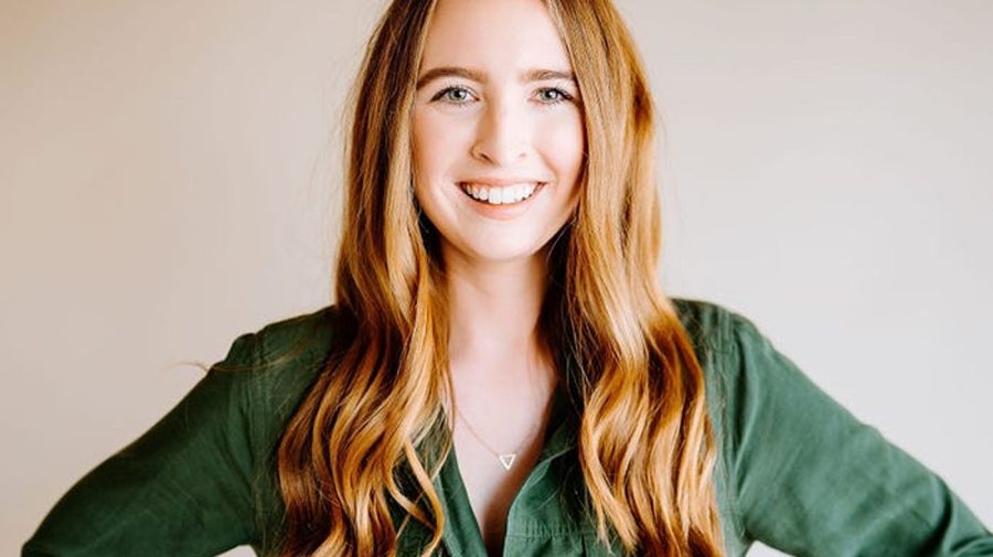 Cine este tânăra de 29 de ani care face două milioane de dolari pe an şi munceşte doar patru ore pe zi