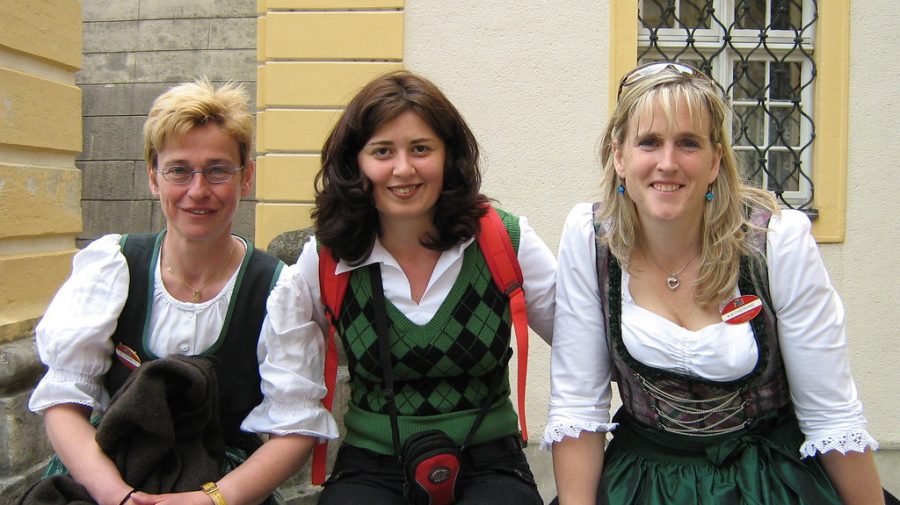 Nemțoaicele câștigă cu 18% mai puțin decât bărbații, iar diferența de salarizare între femei și bărbați persistă