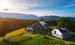 Cele mai frumoase cabane de peste Prut. Mulți turiști nu mai vor să plece de aici