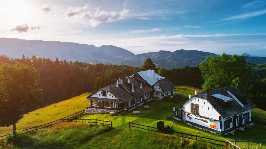 Cele mai frumoase cabane de peste Prut. Mulți turiști nu mai vor să plece de aici