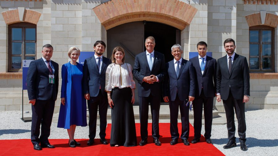 Fundaţia „Constantin Mimi”, decorată de preşedintele României cu „Meritul Cultural”. Cristina Frolov: „Suntem mândri”