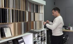 Granturi de peste 1 milion de lei de la UE şi Guvernul R. Moldova, accesate de un tânăr antreprenor din Chişinău