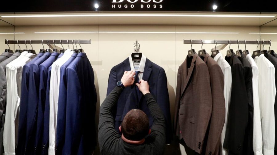 Retailerul de modă Hugo Boss părăsește Rusia, după ce a ajuns la un acord de vânzare
