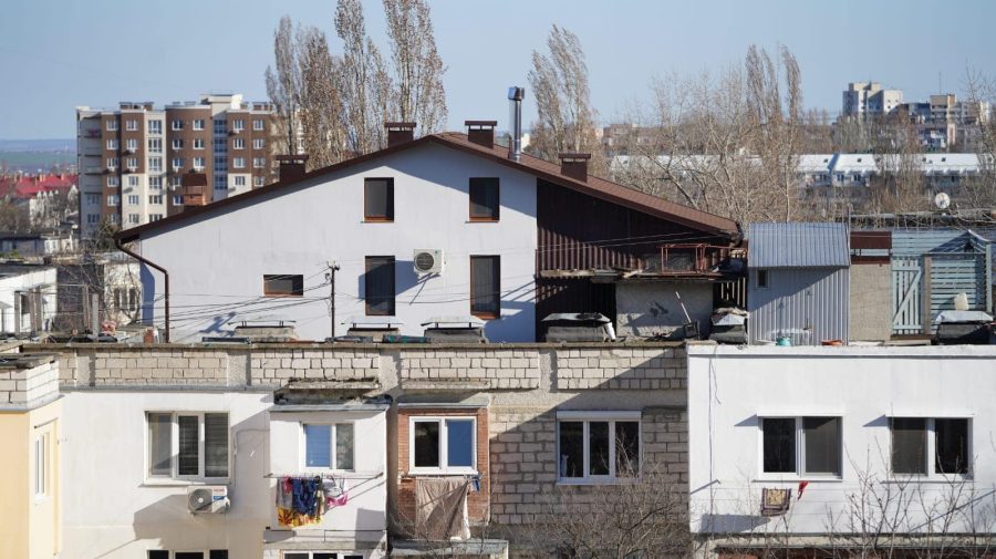 Cine se face vinovat de casa construită pe un bloc. Pretura: E de competența Inspectoratului de Supraveghere Tehnică