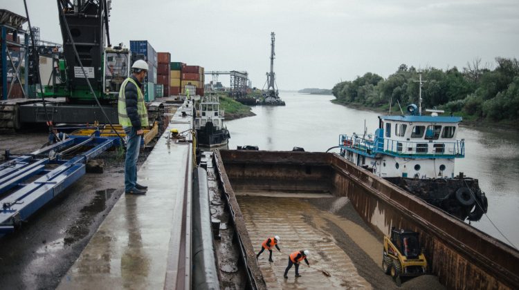 De la record la declin: Moldova pierde teren în tranzitul de produse agricole ucrainene