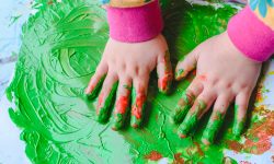 Helvetas Moldova a anunțat câștigătorii concursului de desen „Ce vreau să mă fac când voi fi MARE”