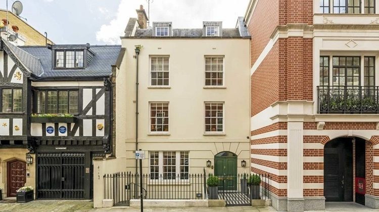 Reședința familiei prințesei Diana, la vânzare pentru aproape 13 milioane de euro