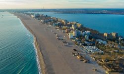Lux pe litoralul de peste Prut: Un șezlong în Mamaia costă cât o noapte de cazare