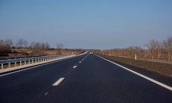 Un segment din al doilea cel mai lung drum din țară – gata pe jumătate