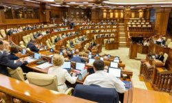 Noi restricții pentru industria farmaceutică, a tutunului, alimentară și a alcoolului, aprobate de Parlament