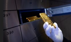 Metalul galben rupe ritmul: 3.261 USD pe fondul haosului tarifar