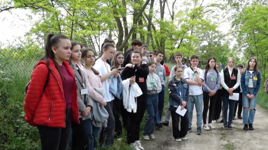 VIDEO Pe urmele trecutului, în ritmul prezentului. Activităţi educative pentru copiii din raionul Edineţ