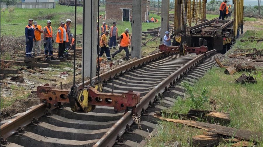 După ani de rugină, tronsonul Cantemir–Fălciu repornit. Urmează lucrările pe calea europeană