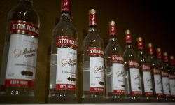 Falimentul vodcii „Stolichnaya” zguduie America! Miliardar rus: Hackerii și Kremlinul m-au distrus