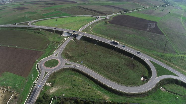 Mafia asfaltului lovește din nou! Funcționari și firme favorizate în schimbul mitei