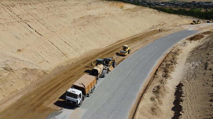 12.000 de oameni scapă de tiruri… cel târziu în 2026