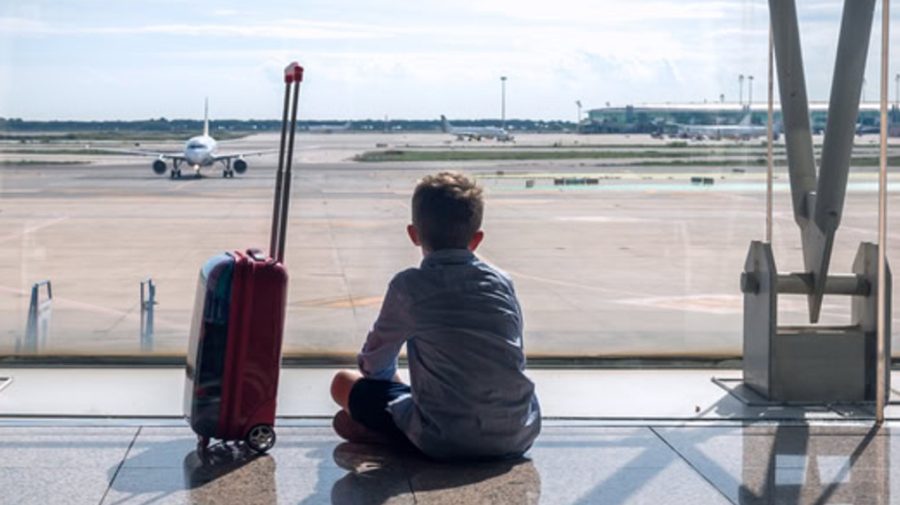 UE pregătește o revoluție în aeroporturi: Lichidele în bagajul de mână, fără limită?