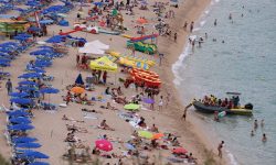 Țara „vândută” pe bucăți. Spaniolii nu-și mai permit vacanțe în Spania