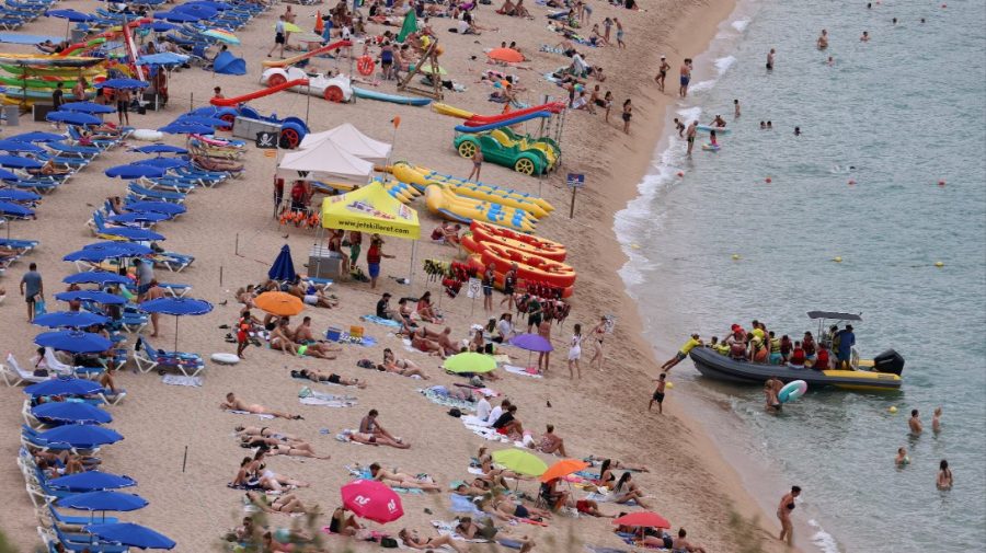 Țara „vândută” pe bucăți. Spaniolii nu-și mai permit vacanțe în Spania