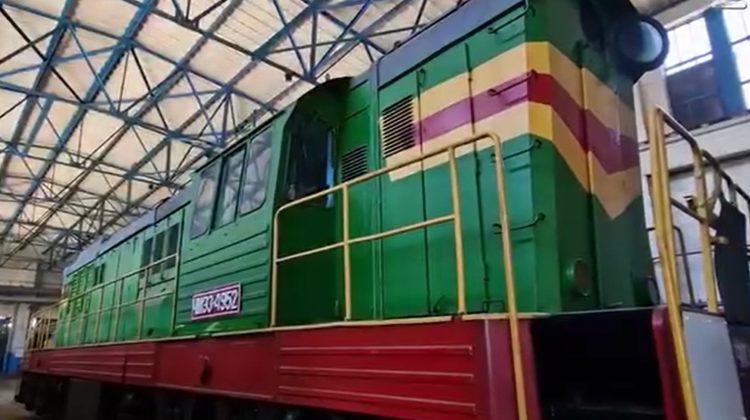Premieră mondială la CFM! Au reparat o locomotivă sovietică și n-a explodat nimic