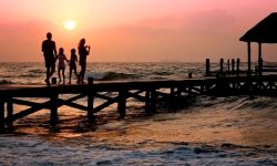 Sărăcia bate la ușă. Unu din patru europeni, condamnat la vacanțe între patru pereți