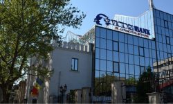 Plouă cu bani pentru acționarii unei bănci din Moldova: 292 milioane lei împărțiți în cash