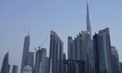 Final de lună de miere la Golful Persic: băncile EAU îngheață conturile Moscovei