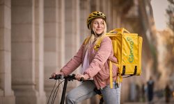 Glovo sărbătorește 5 ani de activitate în Republica Moldova: investiții, digitalizare pentru afacerile locale și impact economic semnificativ